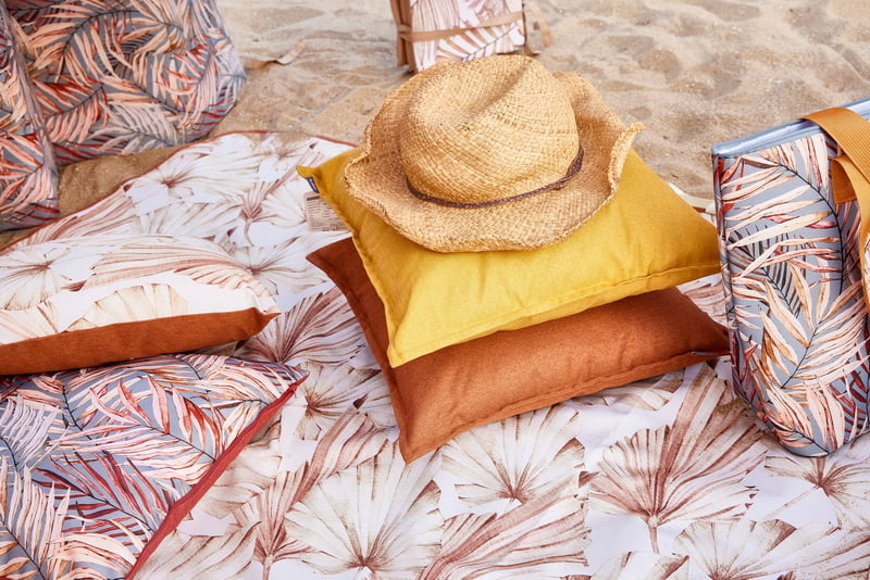 Solid Color Outdoor UV Resistant Cushions in Oxford Fabric | Wholesale